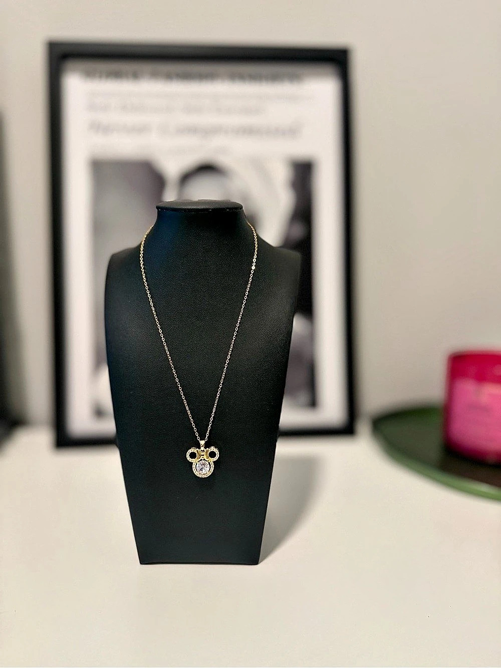Gold Tone Pendant Necklace